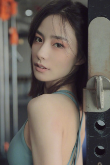 当着太子的面皇帝宠幸了太子妃
